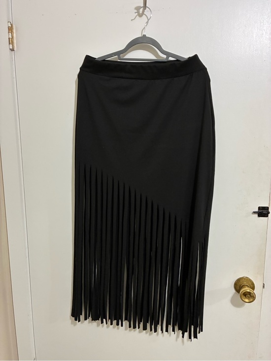 Dresses & Skirts - Black Fringe Midi Skirt - Women size large
